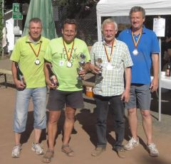 Die Sieger des Budenheimer Turniers: Reiner und Bart (Platz 1) sowie Eberhard und Heribert (Platz 3).