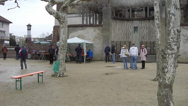 CIMG0487.JPG - Das Wettkampfbüro - auch kein erwärmender Job an diesem Tag.