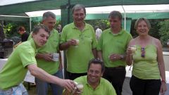 Gelöste Stimmung beim Abschiedstrunk des BCR-Teams im Rüsselsheimer Ostpark.