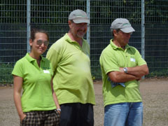 Konzentriert und trotzdem entspannt - Bianca, Walter und Willi im Spiel gegen das Team von der Tromm.