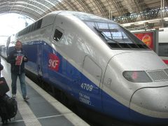 Unser TGV steht in Frankfurt zur Abfahrt bereit - über 300 km/h auf der Fahrt hierher haben Spuren hinterlassen.