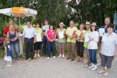 Sieger, Schirmherr, Organisatorin und Turnierleitung zum Abschluss eines schönen Turniertages fröhlich vereint.