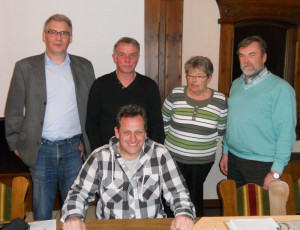 Der neue Vorstand : vorne Bart King, hinten v.d.n.r.: Uli Degwitz, Klaus Jäger, Agnes Bornheim, Edi Winau